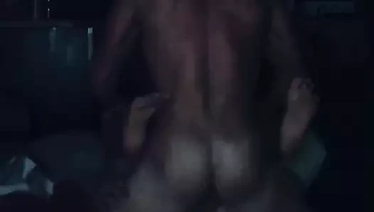 Dinos büyük taşaklar şapırdatarak onun amını matkaplar gibi eşek dava