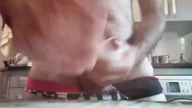 Boşalana Kadar Mastürbasyon Yapıyorum