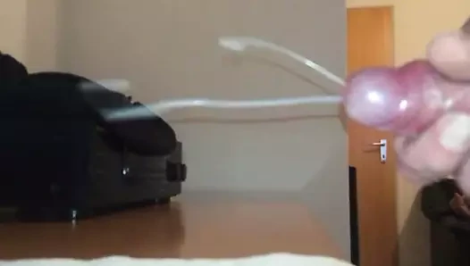 Precum ve şiddetle tükürmek