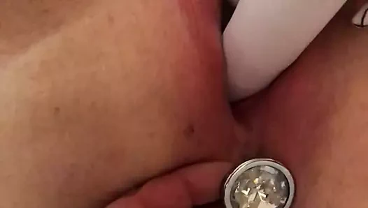 Chicky kahrolası ona şişman ıslak kedi