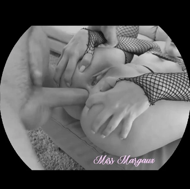 Sert anal - doğum günü için küçük bir kıyafet, beni bir canavar gibi sodomize ediyor