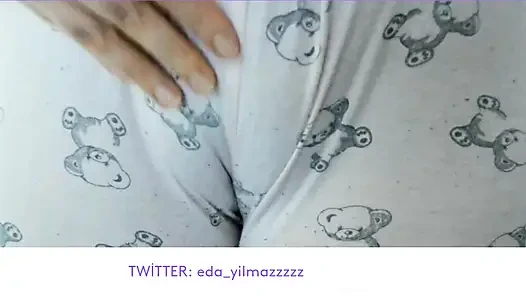 CAMELTOE- SWOLLEN PUSSY- MASTURBATE WITH PAJAMAS