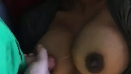 En mükemmel siyah göğüsler üzerinde cumming