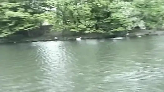 Büyük Omar'ın İngiliz maceraları: büyük memeli (2001)