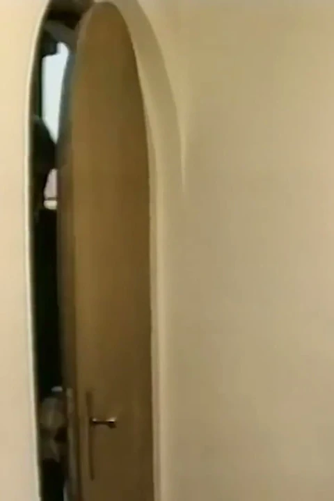 Esmer orta yaşlı seksi kadın üçlü grup sekste sikiliyor