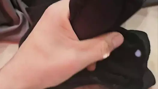 Üvey kız kardeşimin sulu külotunda boşalma eğlencesi