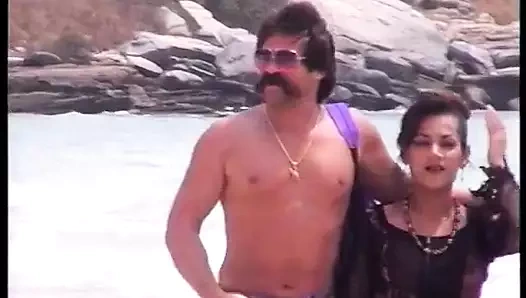 Ateşli bayan oğlanla plajda seks