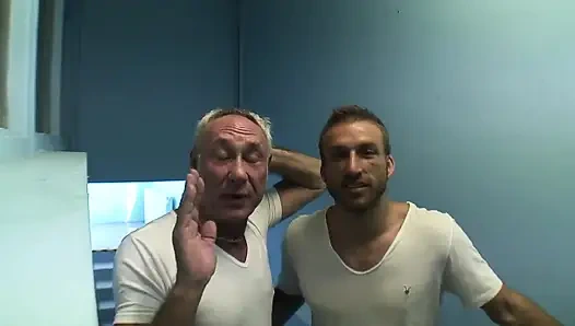 Yaşlı adam seksi sarışın hatunla sikişiyor