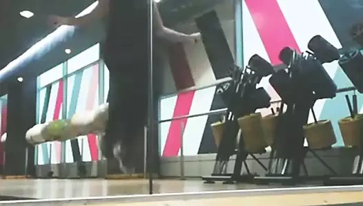 Lütfen spor salonundan sonra müslüman pisliğimi sikeyim