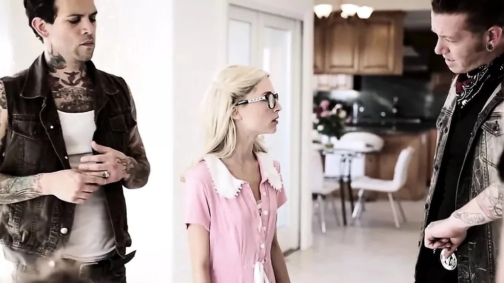 शुद्ध वर्जित नएर्दी मुरलीवाला पेरी खो देता है कौमार्य में गैंगबैंग