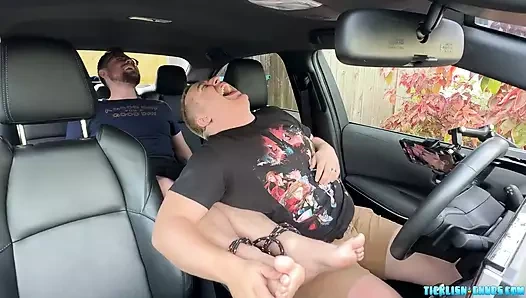 Cdubs çığlıkları son seferinden bu yana üçlü grup seks yapıyor