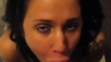 Seksi milf emme için yüz