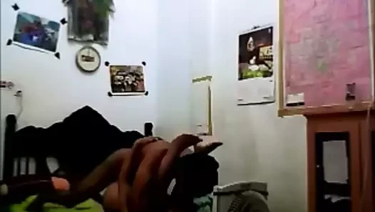 Gülünç bebek bf tarafından sert dövülerek alır