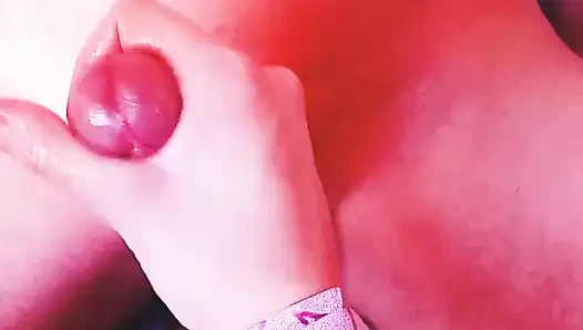 Sakso çekiyor ve sıkı bir amına giriyor