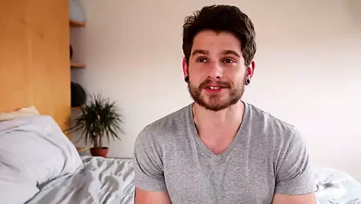 düz erkek alır onun anal kiraz popped eyersiz stil