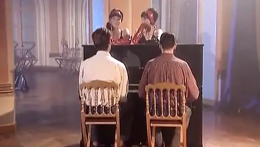 Birbirlerini parmaklayan Alman sürtüklerle bu amatör seansı izleyin