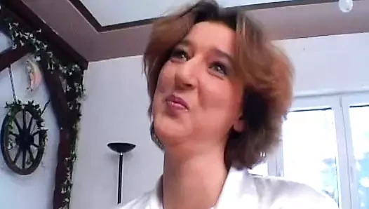 Almanya'dan süper ateşli bir bayan dildoyla amını gıdıklıyor