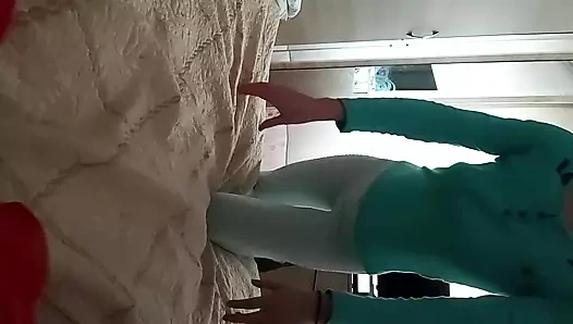 18 yaşındaki utangaç oda arkadaşım tüm dölümü alıncaya kadar sikimi emerek beni şaşırtıyor