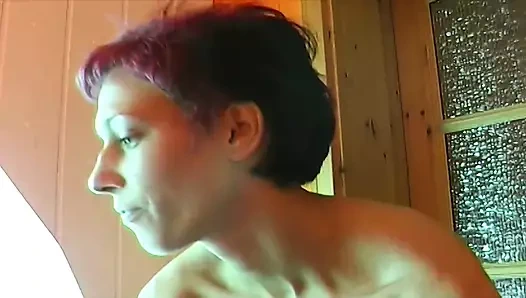 Dik Alman civciv Mastürbasyon içinde the backyard