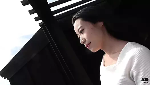 Mükemmel balerin vücutlu Japon ateşli evli kadın tatilde