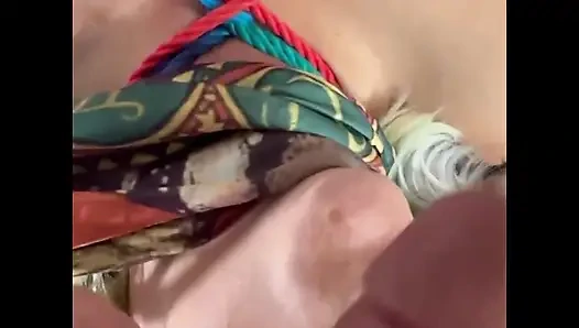 Suzy Wylde Shibari'yi ve boğazlamayı seviyor