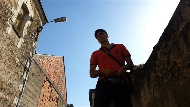 sokakta yalnız