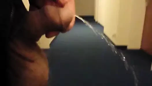 Ben içeride sırılsıklam şeyler işemek