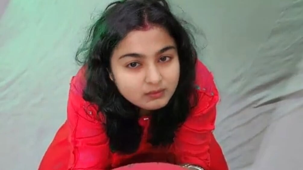Üvey anne ke sath zabardast desi chudai tam kremli turta anal seks