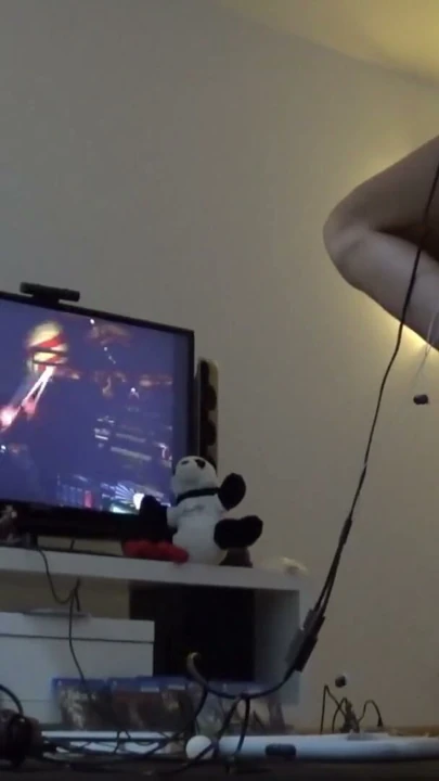 Kız kardeşlerle yeni playstation 4 vr'de korku oyunu oynamak | Klip 1