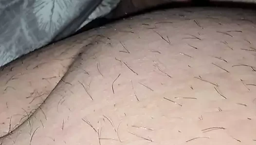 Üvey anne üvey kızına erkek arkadaşına büyük yarakla nasıl mastürbasyon yapmayı öğretiyor