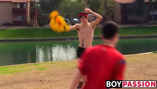 Genç eşcinsel jasper robinson içinde boşalmak inflicting masturbasyon kapalı oturum