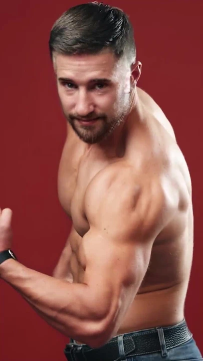 Tek başıma kendime dokunuyorum