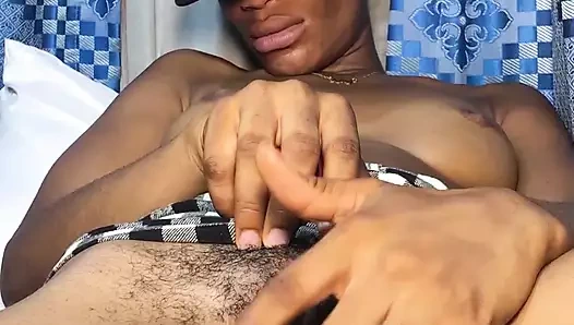 Amcığım güçlü bir yarak istiyor