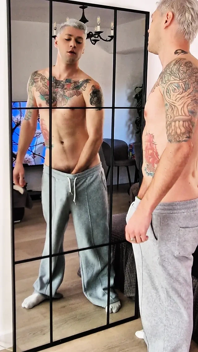 Aynanın Önünde El Işi