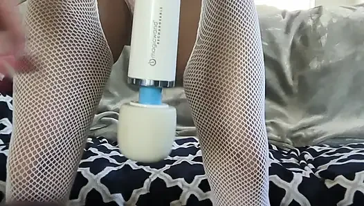 Diperimin altında dildoya esaret dokunuyor