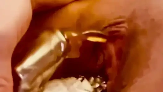 Orta yaşlı seksi kadın amcığını sikiyor