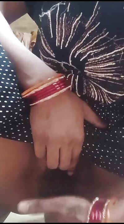 Desi. Bhabhi ki chudai Hindi audio