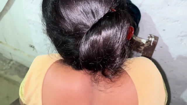 Настоящая бхабхи Девар трахается в деревне.1