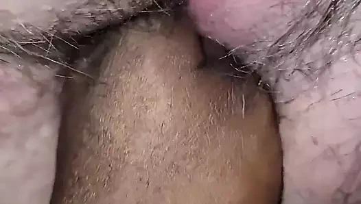 Şu ıslak amcığına bak