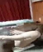 koca izlerken karısı!