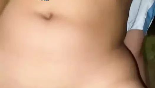 Berga'ya binen kayınbiraderi Arjantin, kocası gerçek bir ev gezisine çıktığı kayınbiraderi tarafından sütle doldurulur