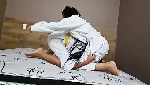 Judoka ile dövüş - Izabella Paes ve Nataly