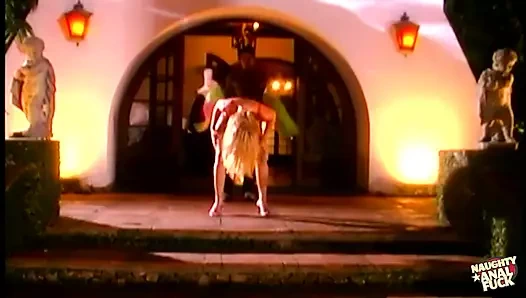 Belki daha güzel kızlar var, ama hiç kimse anal seksi ve dölü o kadar sevmiyor