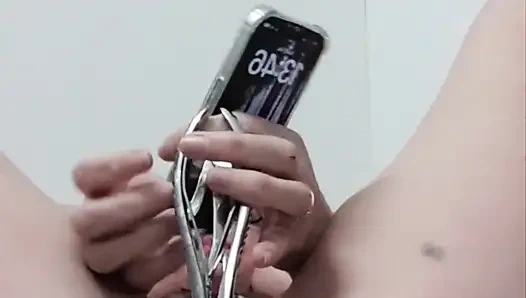 Julie elle sarkma pratik yapıyor