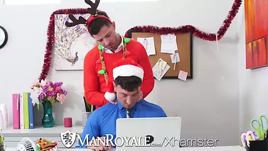 Manroyale noel ofis parti sikme ile iki dudes