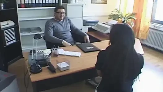 Uzun ve kalın yarak ateşli bir Fransız bebeği mutlu ediyor
