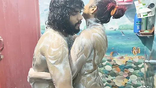 Banyo ve göğüsler banyo romantizmi