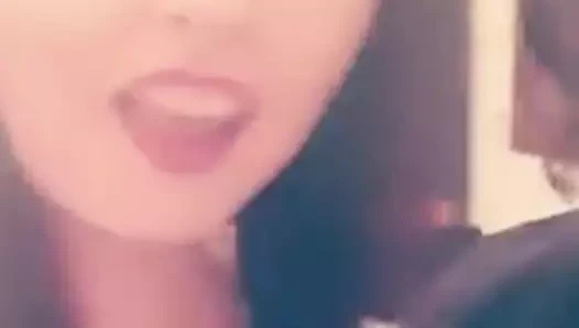 İrlandalı büyük göğüsler