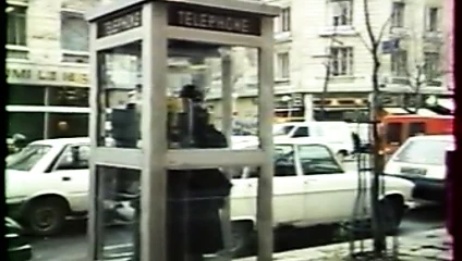 Elle Mouille Entre Les Cordes