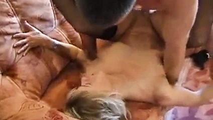 Uk amatör sürtük milf alır bir yük